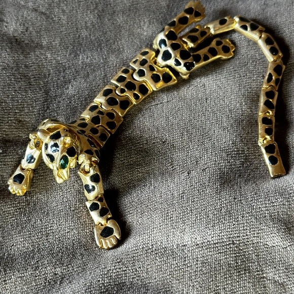 Vintage Articulating Leopard Cheetah Double Pin Gold Black Enamel Over Shoulder - Picture 8 of 10